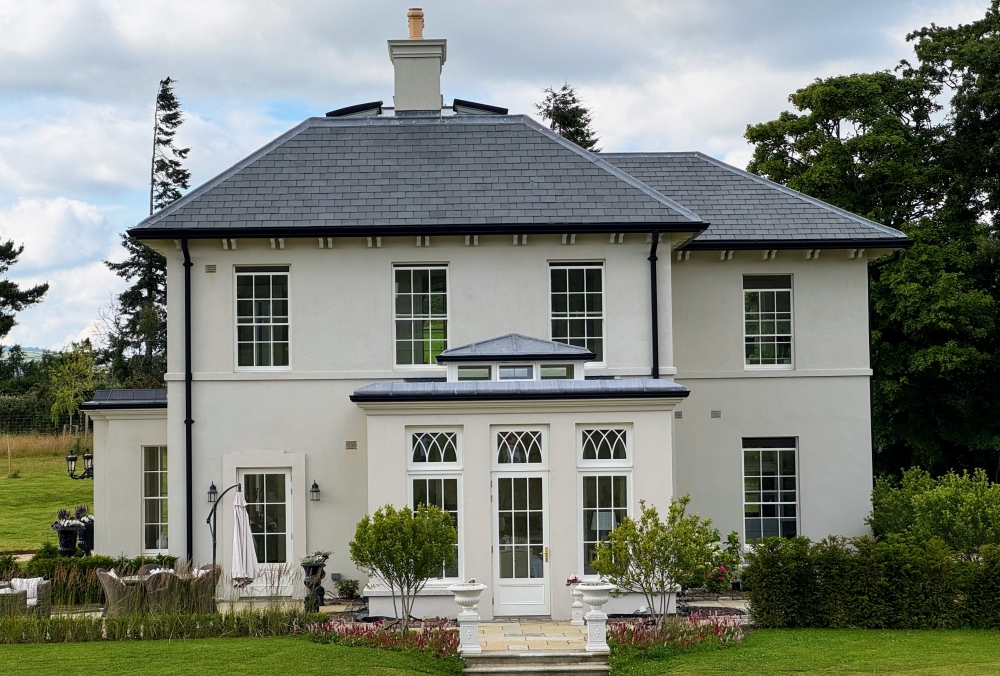 Picturesque Newbuild with Mountain Views