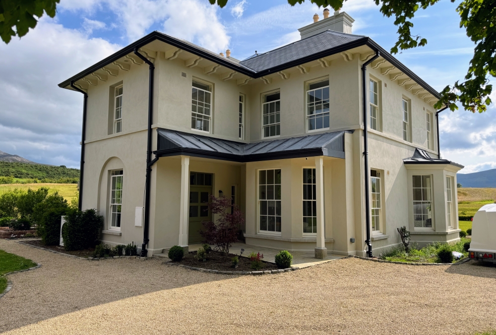 Picturesque Newbuild with Mountain Views