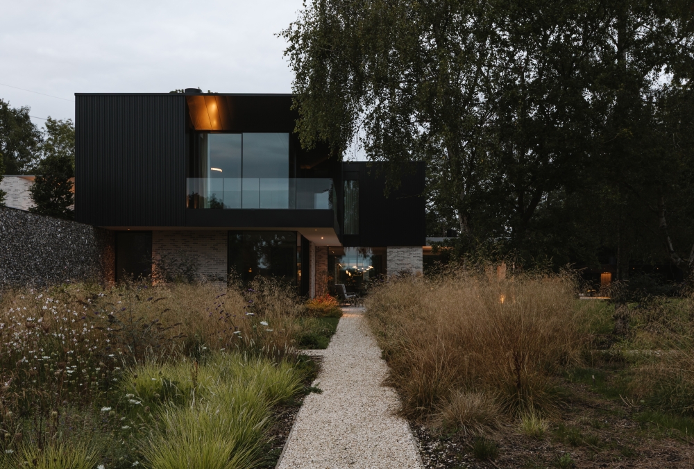 A Fusion of Heritage and Modern Elegance