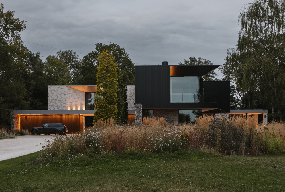 A Fusion of Heritage and Modern Elegance A Fusion of Heritage and Modern Elegance