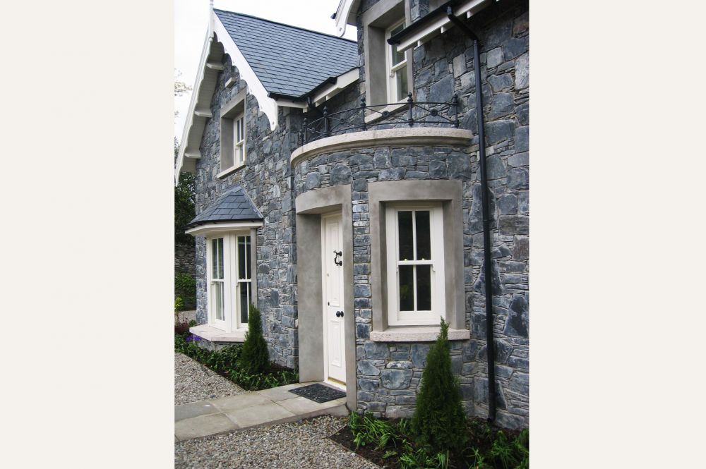 new_stone_built_cottage_in_walled_garden_4